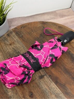 Betsey Johnson -Pink Kiss Print Compact Umbrella
